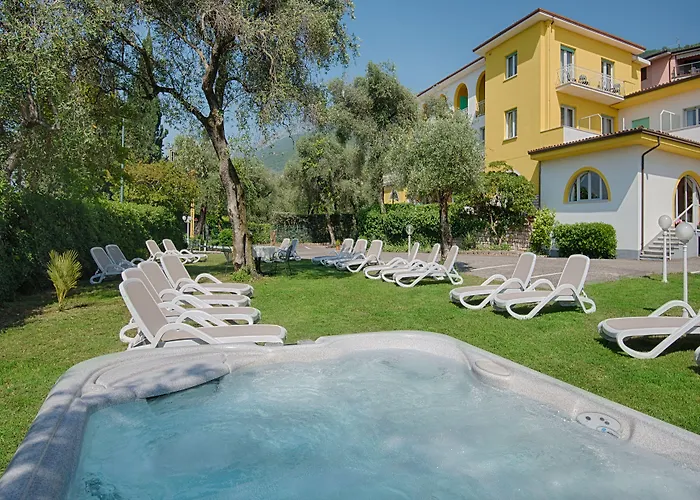 Orione - Front Отель