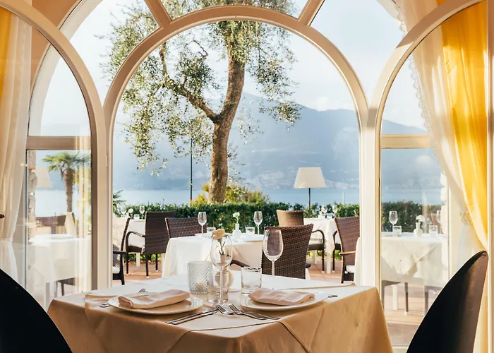 Отель Orione - Front Бренцоне-суль-Гарда